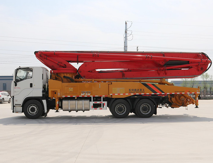 47 Meters of Concrete Pump Truck