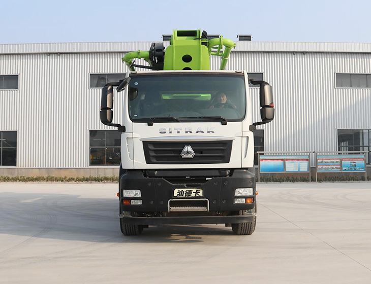 52 Meters of Concrete Pump Truck